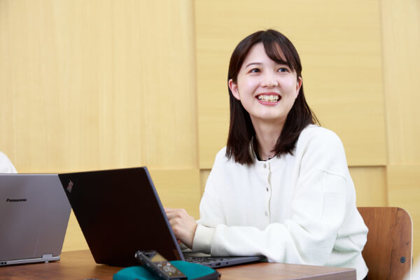 BtoBのセールスを担当している山口悠花